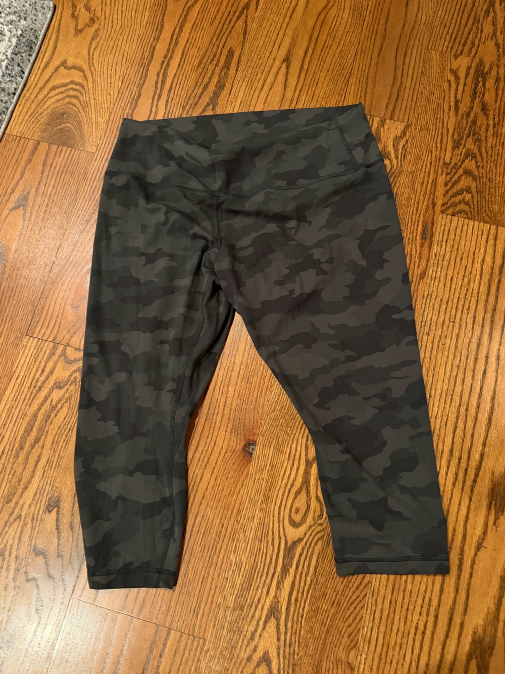 lululemon athletica Kids Camo Capri Leggings - Dark Green/Black